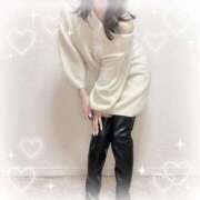 湊(みなと) 🩷🤍ニットワンピとニーハイブーツ🤍🩷 八王子人妻城