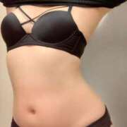 ヒメ日記 2025/10/11 09:22 投稿 須川かえで 全裸美女からのカゲキな誘惑