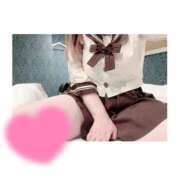 えま お久しぶりです🙇‍♀️🩷 コスプレ痴漢電車