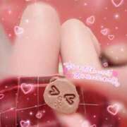 まろん 太ももをゆっくり撫でると…❤️ エンジェルハンズ