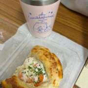 はるか おやつ🍪🕒 虹色メロンパイ 横浜店