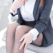 萌乃　ふわり 出勤しました！ ノーパンパンスト スケベなOL梅田・兎我野店