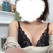 ももな 😬 秋葉原ハンドメイド