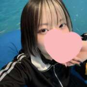 秋川ゆうき 登校しました🏫 手コキ研修塾