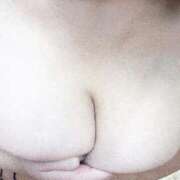 こうめ 昨日のお礼❣️ 白い巨乳