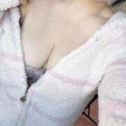 ヒメ日記 2026/03/13 18:29 投稿 こうめ 白い巨乳