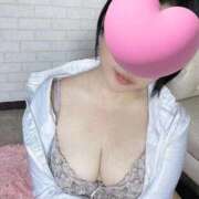 ヒメ日記 2026/03/28 22:19 投稿 こうめ 白い巨乳