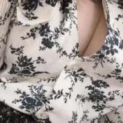 朝吹　ほのか お遊びやすい季節☀️ OLピンクコレクション