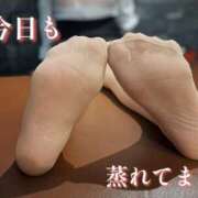 ゆか 待ってるよぉ🦵💕 パンスト熟女はいやらしい