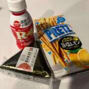 ゆりあ 【👨‍⚕️お礼💌】 ホワイトハウス