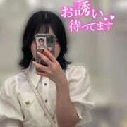 しろ 明日7日出勤します！ 黒い金魚（札幌）