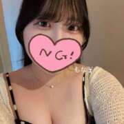 もな 🍉 白い巨乳