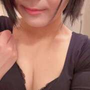 浅野 あいか 『谷間の深さ、気になる？🌸』 クラブダンディー