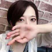 あやめ 髪切った報告。笑 ELLE