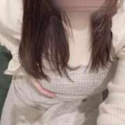 えみる 咀嚼したもの飲み込んで🤍 横浜痴女性感フェチ倶楽部