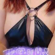 ヒメ日記 2025/08/27 09:03 投稿 根本るりか 全裸美女からのカゲキな誘惑