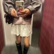 いちご★ たまには短いのも良いでしょ❤️ 生脚は勇気がないので😅ストッキング着用の巻 恵里亜(エリア)