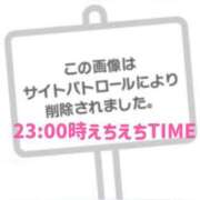 神美さくらこ 🔞23:00時えちえちTIME 全裸にされた女たちor欲しがり痴漢電車