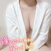 しおり 出勤してるよん ガッツリ痴漢倶楽部in渋谷