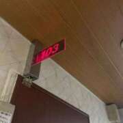 ヒメ日記 2025/04/08 18:22 投稿 上村あすみ 全裸美女からのカゲキな誘惑