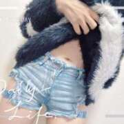 ヒメ日記 2026/03/17 18:18 投稿 しおり 素敵な女の子は好きですか？