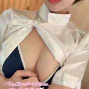 ヒメ日記 2025/12/30 21:39 投稿 鮎川なお 断りきれない美人マッサージ嬢たち