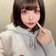 ろな 今日と明日で🥲 黒い金魚（札幌）