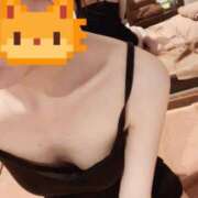 えま お誘い待ってます プールサイド