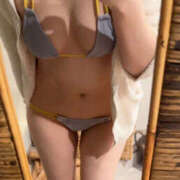 ヒメ日記 2025/12/27 10:44 投稿 れい プールサイド