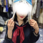 葉山れな 本日出勤です🐱🤍 厚木OL委員会