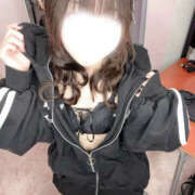 はな 🖤 新宿ハンドメイド