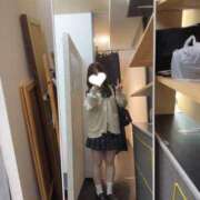 ヒメ日記 2025/10/28 12:34 投稿 ☆ぱん☆ 学校帰りの妹に手コキしてもらった件 谷九