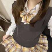 ヒメ日記 2026/10/04 18:02 投稿 ☆ぱん☆ 学校帰りの妹に手コキしてもらった件 谷九