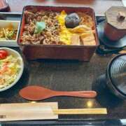 ヒメ日記 2025/10/18 09:00 投稿 湯川 真菜 人妻セレブ宮殿