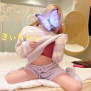 きぃ（淫乱保育士×変態プレイ！ ここだけの話…🤫 ハニービー（Honey Bee）