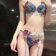 ヒメ日記 2025/10/17 22:30 投稿 Mari LUXURY（ラグジュアリー）