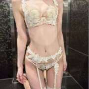 ヒメ日記 2025/10/18 13:00 投稿 Mari LUXURY（ラグジュアリー）