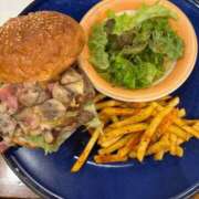 つる ハンバーガー🍔 デリス新宿