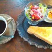 奥≫南風りお モーニング🍞☕️ 不倫商事 多治見本店