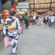 ひなの ひなのです? 逢って30秒で即尺