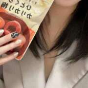 七宮なぎ お店に到着❣️ ハプニング痴漢電車or全裸入室