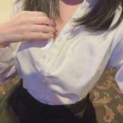 七宮なぎ 次回出勤のお知らせ📢 ハプニング痴漢電車or全裸入室