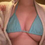 ヒメ日記 2025/04/27 11:30 投稿 かりん プールサイド