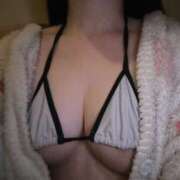 ヒメ日記 2025/05/31 13:30 投稿 かりん プールサイド