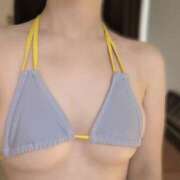 ヒメ日記 2025/08/07 12:00 投稿 かりん プールサイド