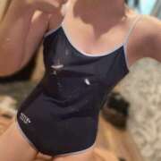 ヒメ日記 2025/09/02 12:00 投稿 かりん プールサイド