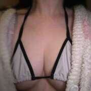 ヒメ日記 2025/09/03 13:30 投稿 かりん プールサイド