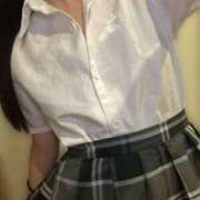 ヒメ日記 2025/10/15 12:00 投稿 かりん プールサイド