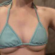 ヒメ日記 2025/10/22 12:00 投稿 かりん プールサイド