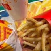 もえ 🍟🍔🥤💗✨ リッチドールフェミニン